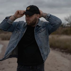 Meet your Posher, Dominic